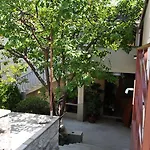 בית הארחה Palm Street 3*